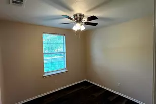 400 Blackwood St, Gainesville, TX 76240 - Photo 8