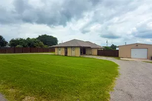 1356 Kerry Ln, Azle, TX 76020 - Photo 1