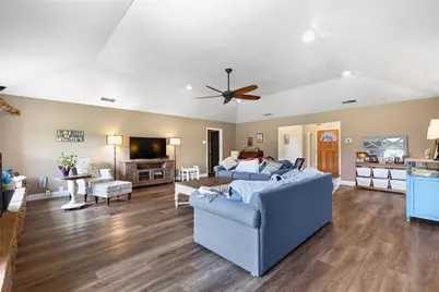 421 H Wallace Lane, Rockwall, TX 75032 - Photo 2