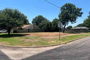 2818 Dover Dr, Sherman, TX 75092 - Photo 1