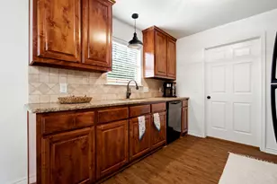 315 Stone St, Collinsville, TX 76233 - Photo 10