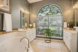 902 Granview Dr, Lewisville, TX 75067 - Photo 2