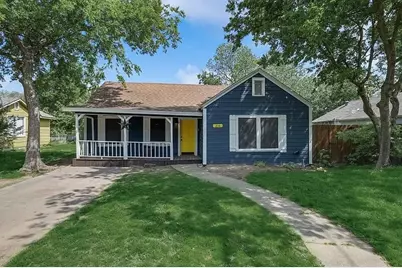 216 E Division Street, Pilot Point, TX 76258 - Photo 1
