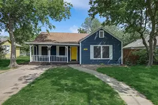 216 E Division St, Pilot Point, TX 76258 - Photo 1