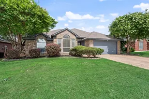 2907 Clairemont Ln, Euless, TX 76039 - Photo 1