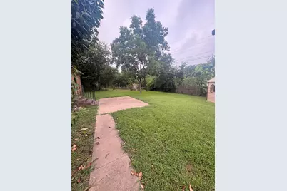 1300 Royal Oaks Drive, Waco, TX 76710 - Photo 22