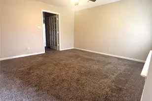 1300 Royal Oaks Dr, Waco, TX 76710 - Photo 2