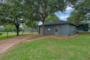 301 Ryan Ave, Burleson, TX 76028 - Photo 34