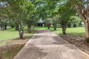 301 Ryan Ave, Burleson, TX 76028 - Photo 34