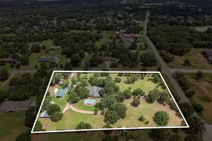 301 Ryan Ave, Burleson, TX 76028 - Photo 2