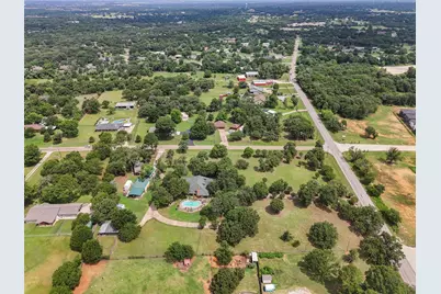 301 Ryan Avenue, Burleson, TX 76028 - Photo 4