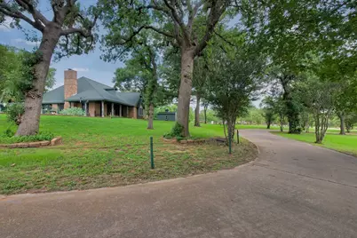 301 Ryan Avenue, Burleson, TX 76028 - Photo 4