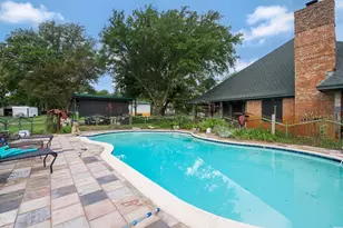 301 Ryan Ave, Burleson, TX 76028 - Photo 32