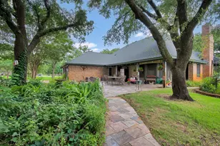 301 Ryan Ave, Burleson, TX 76028 - Photo 10