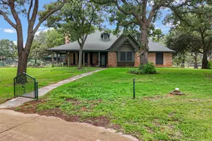 301 Ryan Ave, Burleson, TX 76028 - Photo 2