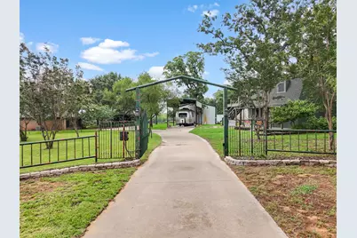 301 Ryan Avenue, Burleson, TX 76028 - Photo 6