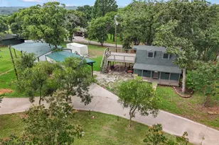 301 Ryan Ave, Burleson, TX 76028 - Photo 8