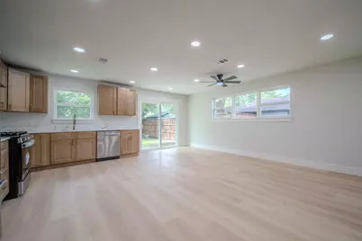 6734 Seco Boulevard, Dallas, TX 75217 - Photo 10
