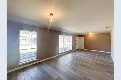 1005 Sunset Drive, Ennis, TX 75119 - Photo 10