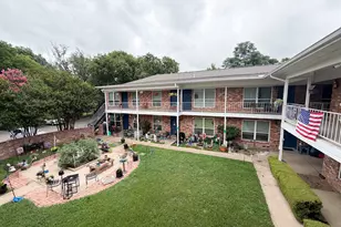 518 N Rogers St, Waxahachie, TX 75165 - Photo 2