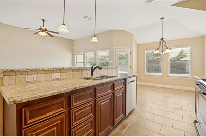 215 Newcastle Street, Waxahachie, TX 75165 - Photo 10