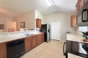 2005 Sabine Dr, Waco, TX 76708 - Photo 4
