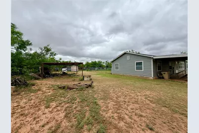 649 McCartney Lane, Tye, TX 79563 - Photo 4