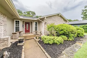 303 Shelmar Dr, Euless, TX 76039 - Photo 1