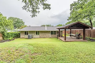 303 Shelmar Dr, Euless, TX 76039 - Photo 36