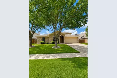 825 Forest Heights Drive, Fort Worth, TX 76036 - Photo 1