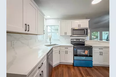 406 Dollins Street, Cedar Hill, TX 75104 - Photo 6