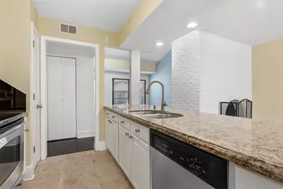 5904 Sandhurst Lane #246, Dallas, TX 75206 - Photo 10