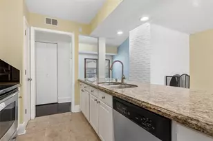 5904 Sandhurst Ln, Dallas, TX 75206 - Photo 10