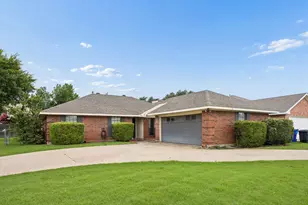 301 Southlake Dr, Forney, TX 75126 - Photo 1