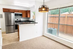705 Gregg St, Denton, TX 76201 - Photo 4