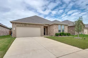 2004 Adams Dr, Little Elm, TX 75068 - Photo 2