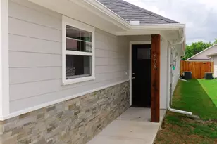 608 E College St, Sherman, TX 75090 - Photo 2