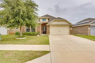 7529 Pleasant Oaks St, Fort Worth, TX 76120 - Photo 2