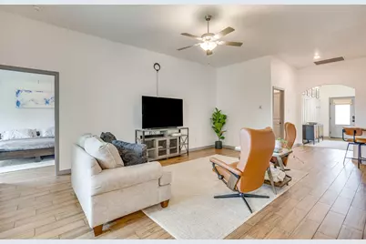 7529 Pleasant Oaks Street, Fort Worth, TX 76120 - Photo 6