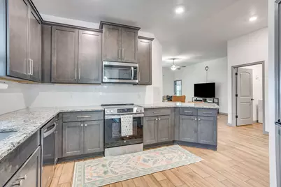 7529 Pleasant Oaks Street, Fort Worth, TX 76120 - Photo 10