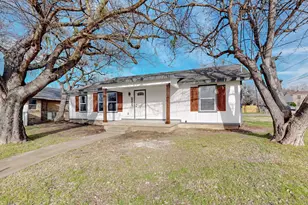 2802 N Masters Dr, Dallas, TX 75227 - Photo 2