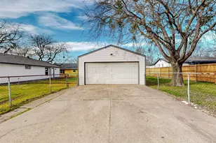 2802 N Masters Dr, Dallas, TX 75227 - Photo 38