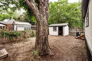 904 S Anglin St, Cleburne, TX 76031 - Photo 34