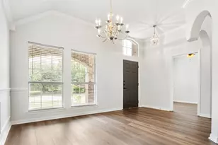 135 Springtree St, Denton, TX 76209 - Photo 2