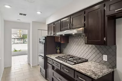 1908 Scarlett Court, Arlington, TX 76012 - Photo 14