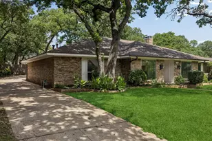 1908 Scarlett Ct, Arlington, TX 76012 - Photo 2