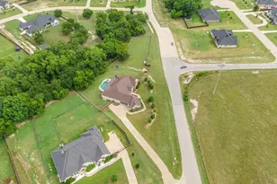 1310 Rustic Ridge, Midlothian, TX 76065 - Photo 2