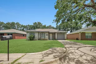 3836 Carver Pl, Irving, TX 75061 - Photo 2