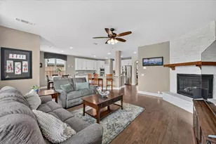 1943 Silverleaf Dr, Glenn Heights, TX 75154 - Photo 8