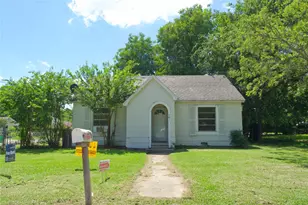 901 N Howeth, Gainesville, TX 76240 - Photo 1